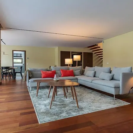 Jasmim Вилла Алмада